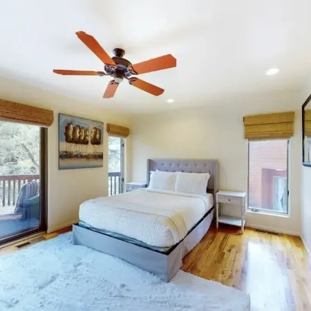 Serene yoga retreat with private heated pool! Just minutes from hiking!