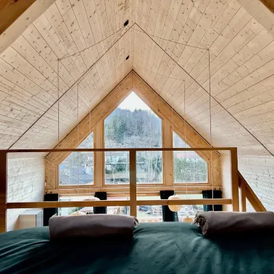 Z 2 Lodge - Contemporary living in a green setting.