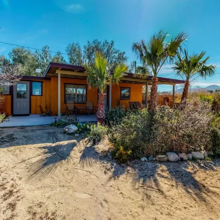 The Bungalow in Downtown Joshua Tree - A Renovated Mid-Century Bungalow