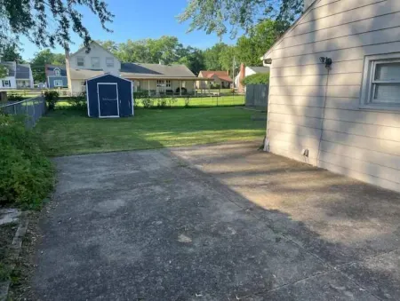 Boardman - Spacious Cape Cod Home - Free Parking
