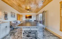 Ellijay Escape: Hot Tub, Fireplace, Peaceful Views