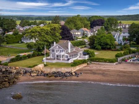 Rare! Private Beachfront House in Madison CT - Sleeps 8 - Last Min Availability