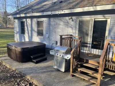Hot Tub Cabin in the Mountains Hotel in zona Belleayre Mountain Ski Center