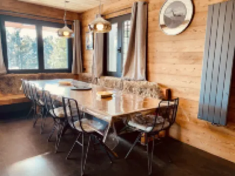 Sublime Views-Upper Chalet-180m2 Aux Angles -16Pers on 3300m2-Near the Center Hotels in Les Angles
