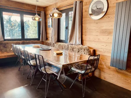 Sublime Views-Upper Chalet-180m2 Aux Angles -16Pers on 3300m2-Near the Center