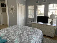 Firefly Cottage - Lakefront Cottage with Huge Dock on Quiet Cove