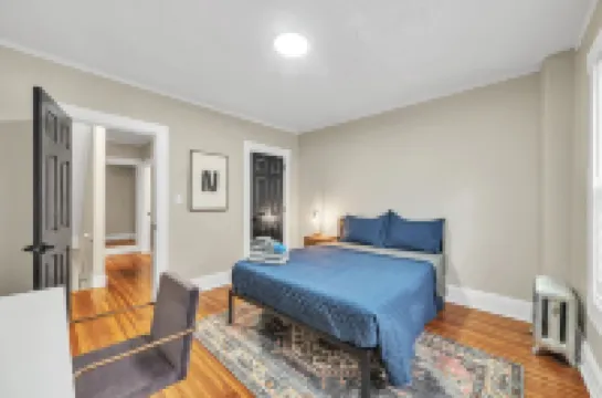 Beautiful 4BR 2 Bathroom House with Parking