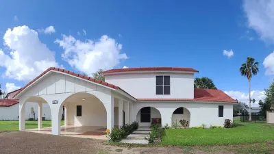 Peaceful 3 bedroom home/Golf/SPI/SpaceX/Mexico/BRO