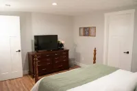 Farmhouse at Honey Bear Orchard Các khách sạn ở Edneyville