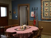 The Hen House Retreat - A Comfortable Place to Roost Hotels in Fillmore County