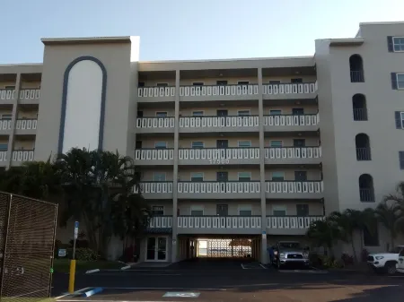 Top floor oceanfront condo