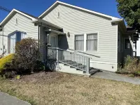 Centrally located historic bungalow, minutes from downtown and Cal Poly Humboldt アーケータのホテル