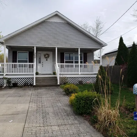 3 Bedroom down the Street from the Bay (Pets Allowed for a Fee)