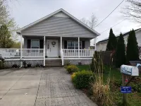 3 Bedroom down the Street from the Bay (Pets Allowed for a Fee)