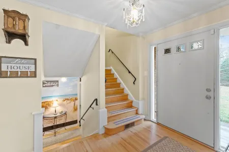 Best of Both Worlds_Lakefront Getaway... 7 Miles from Long Beach Island