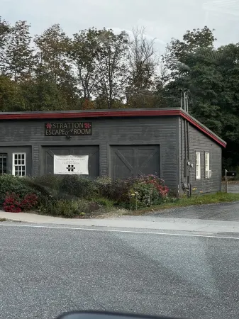 5 minute walk to lifts and Stratton Village! Cozy fireplace with a private patio