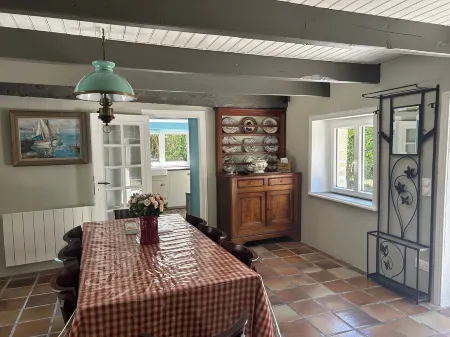 Penty: Direct access to the beach 350m (800m2 enclosed garden)