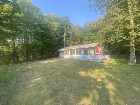 Beautiful Sunset Beach Lake House on Lake Chetac