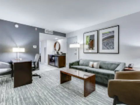 Embassy Suites by Hilton Louisville East Hotels in Lyndon