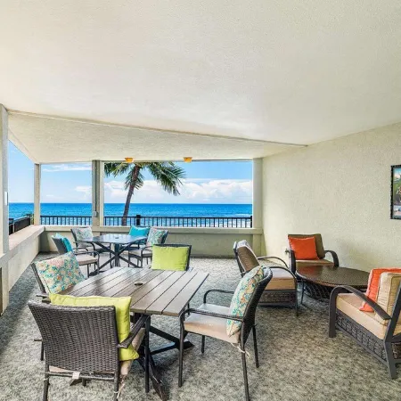 Banyan Tree #303 - The best oceanfront condo with a car, beach & all the gear!