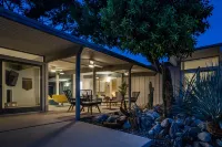 Vista Olivera - hillside home in Palm Springs