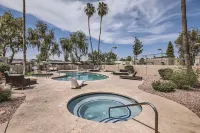 Cool & Comfy Tempe Townhome - Walk to Sloan Park, min to ASU, Town Lake or Mill!