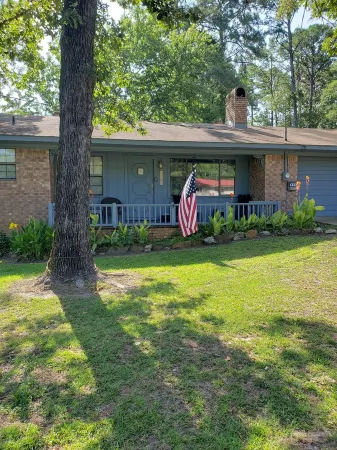 Toledo bend lake view home quiet neighborhood community boat launch.