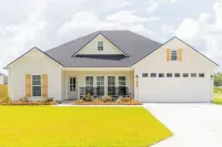 Modern Comfort in a Cozy Retreat