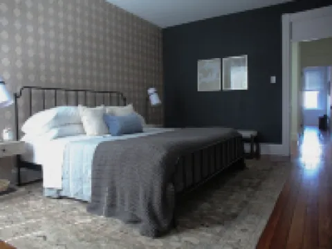 Brand New 4bd, 2ba Lancaster Center City Townhome Hotels in Lancaster