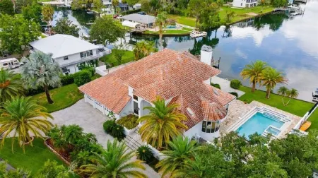 Crystal River Manatee Palace A Waterfront Retreat   HEATED POOL!