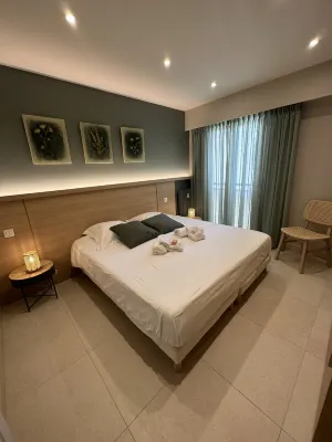 Luxurious Rottaro apartment facing the sea.
