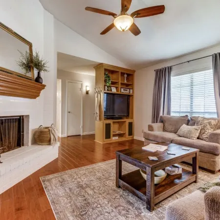 Escape to Olivia's Hideaway in Allen! Close  to Shopping,Eat, and Entertainment