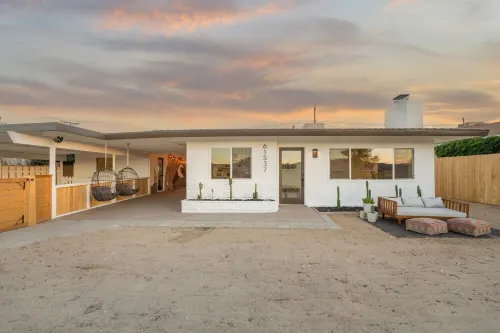 The Palo Santo | Cowboy Pool, Sauna, Putting Green