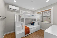 Restful Retreat: Lake Resort and Private Hot Tub