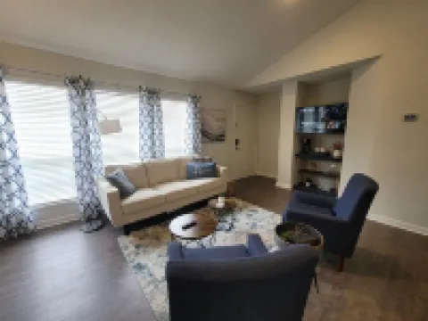 Auburn unit located less than 1 mile from university