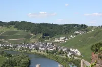 Neue Ferienwohnung, Sehr Modern, Ruhig Gelegen, Grosse Terrasse, Viel Komfort! Hotels in Boppard