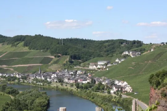 Neue Ferienwohnung, Sehr Modern, Ruhig Gelegen, Grosse Terrasse, Viel Komfort!