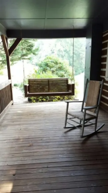 Cozy cabin in the foothills of North Carolina