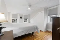 Cute and Cozy Cape in the Heart of Ogunquit Center