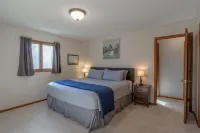 A 2000 sq ft Family Home W/ 2 King Bed + Game Room - A home away from home in a flourishing & inviti - balcony