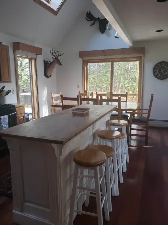 Delightful Vacation Home - Minutes to Okemo,  Direct Access to VAST trails Отели в г. Ладлоу
