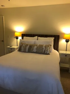 3 bedroom cottage steps away from the beach<br>Lic#RBL19-000133