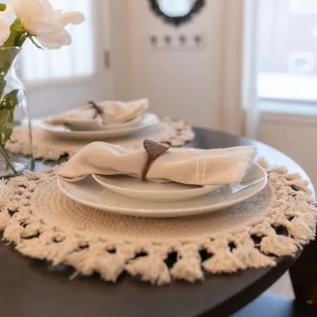 Vintage Vogue: Your Stylish Suite with Wi-Fi, Netflix, and Parking!