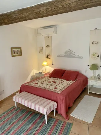 Large charming duplex, air-conditioned and WiFi in the heart of the citadel of Bonifacio Отели рядом с достопримечательностью «Office Municipal de Tourisme de Bonifacio»