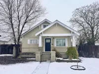 Spacious 4-Bedroom Craftsman in Garland District