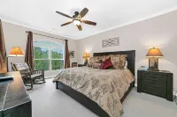 Beautiful, Breathtaking Wren Condo overlooking Toxaway Falls