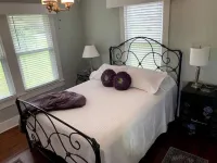 Sandals & Friends-Pet Friendly Bungalow Hotels near Highland Terrace