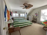 Lowell's Getaway.  Kayaking, beaches, dining and AC from this water view home. Hotels in Harpswell