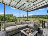 Beautiful Waterfront Home with abundant outdoor seating, pool, hot tub, grill - Homestays