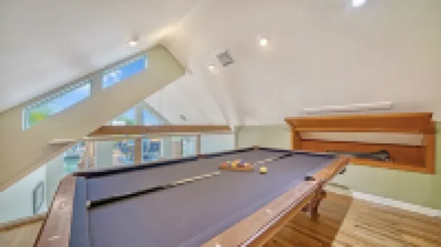 Waterfront, Heated Pool & Spa, Elevator, Dock, Fire Pit, 4-Min Walk to Beach